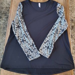 Lularoe Lynnae black with lace detail on sleeves